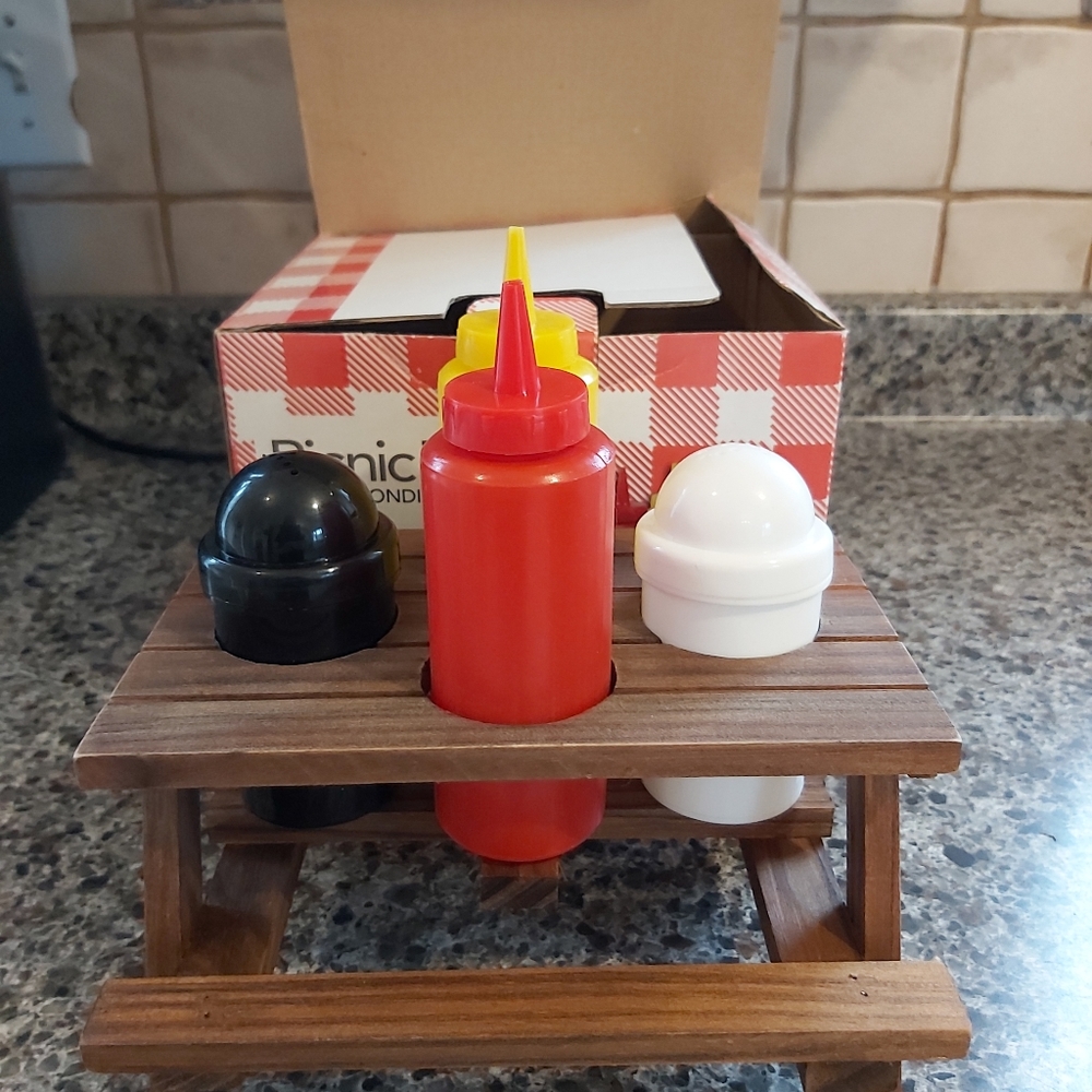 Picnic table - Picture 4 of 5